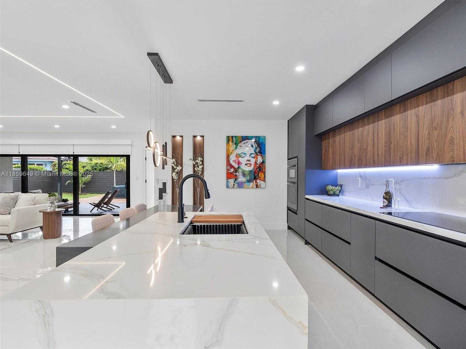 Small Image of 420 NORTH SHORE DR, Miami Beach Number 28