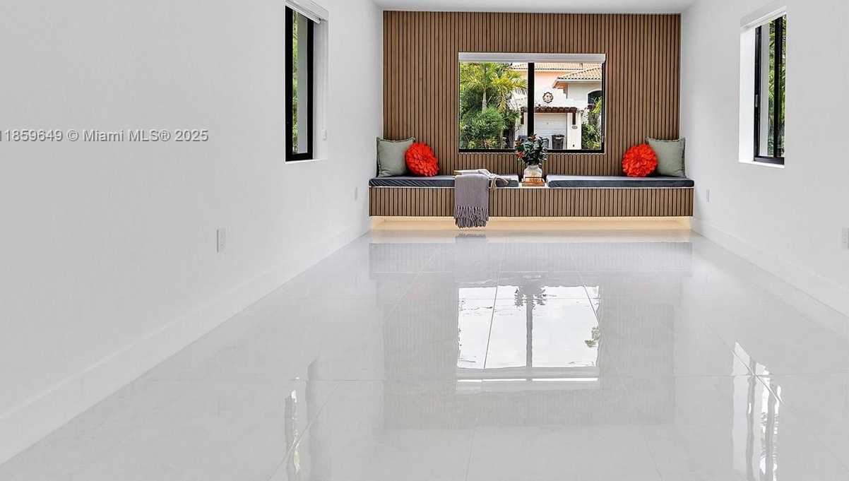 Small Image of 420 NORTH SHORE DR, Miami Beach Number 32