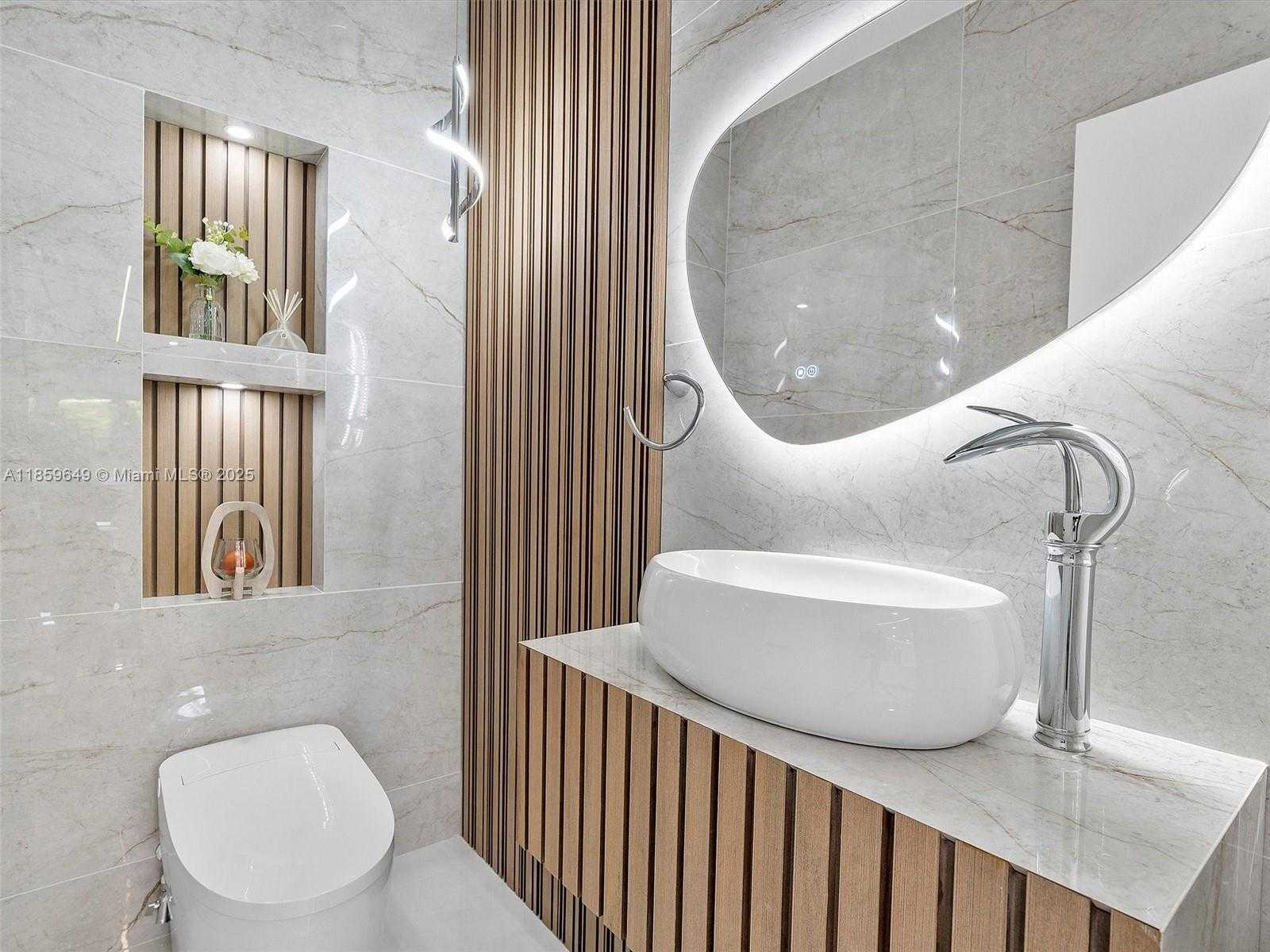 Small Image of 420 NORTH SHORE DR, Miami Beach Number 35