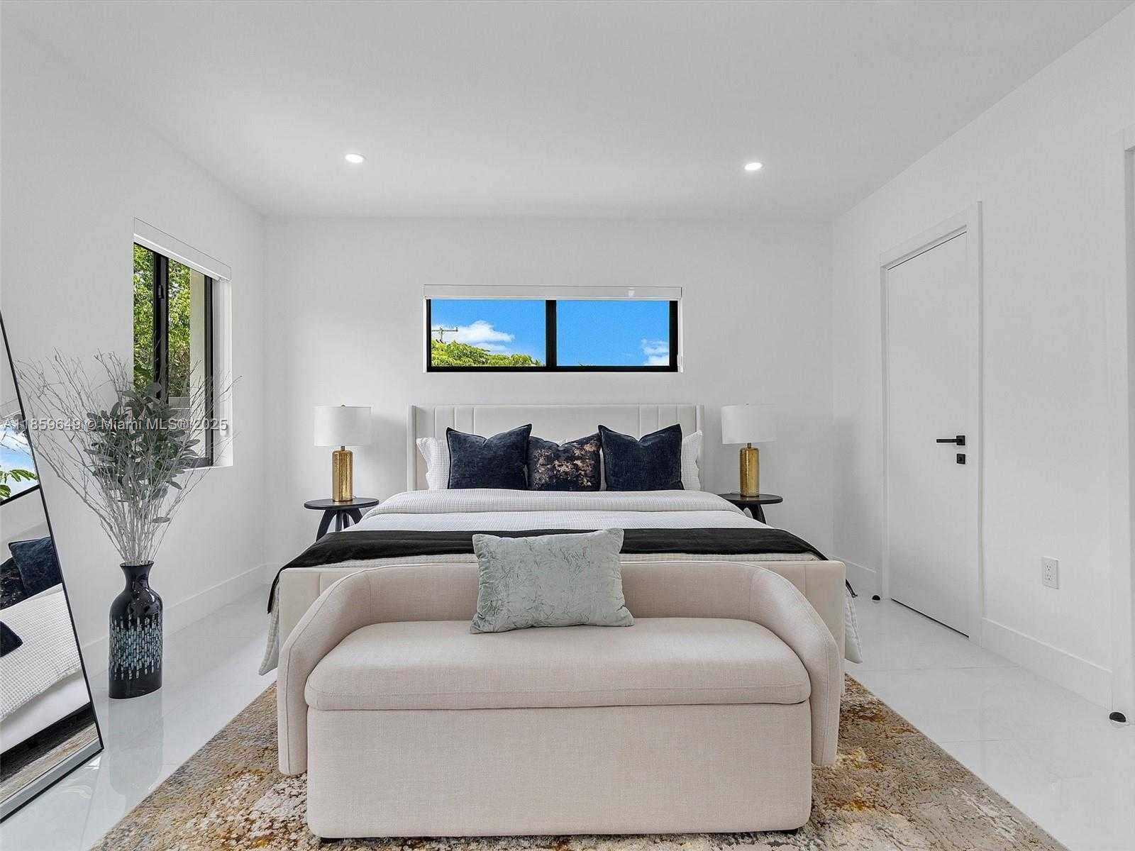 Small Image of 420 NORTH SHORE DR, Miami Beach Number 38