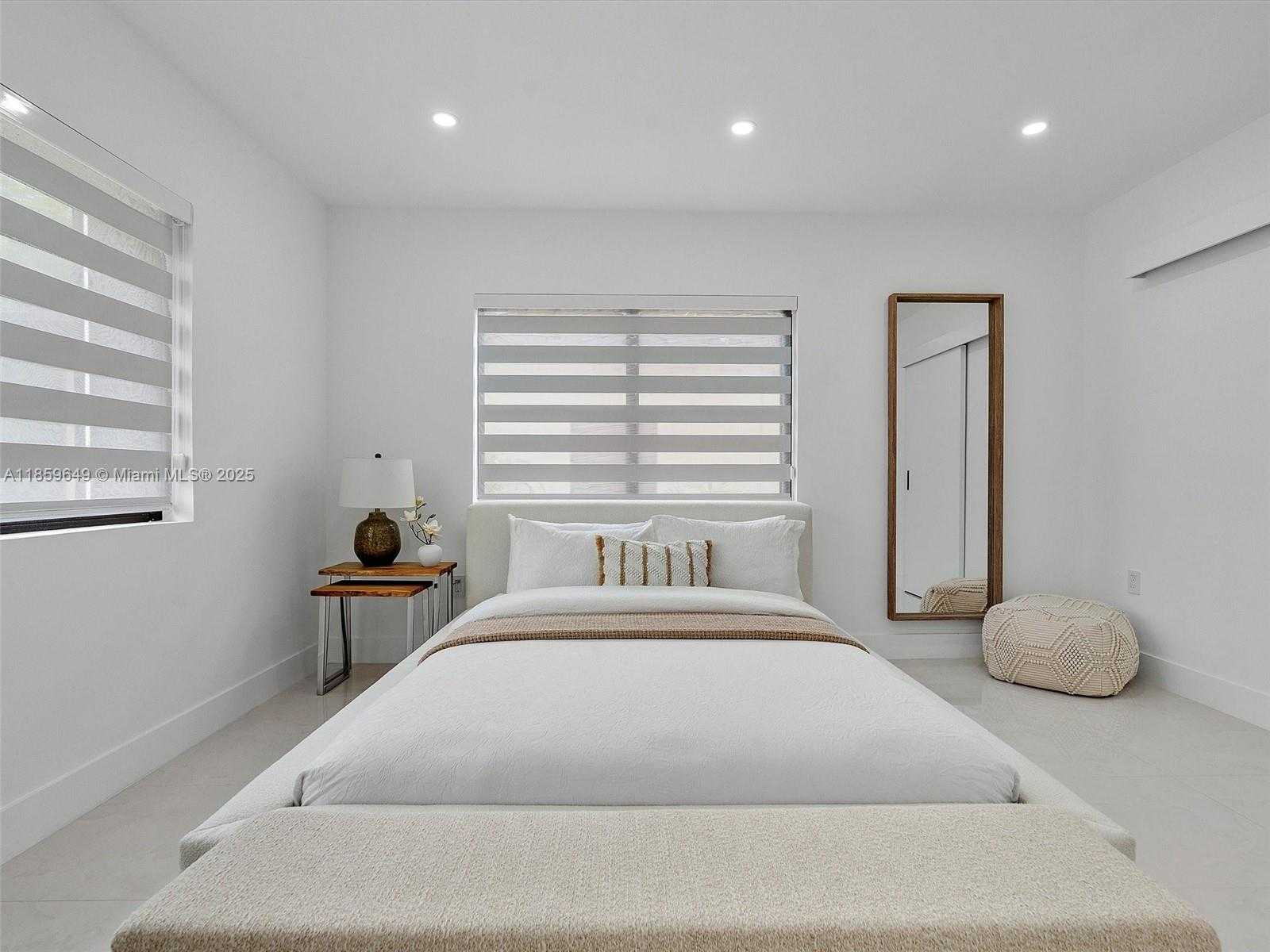 Small Image of 420 NORTH SHORE DR, Miami Beach Number 45