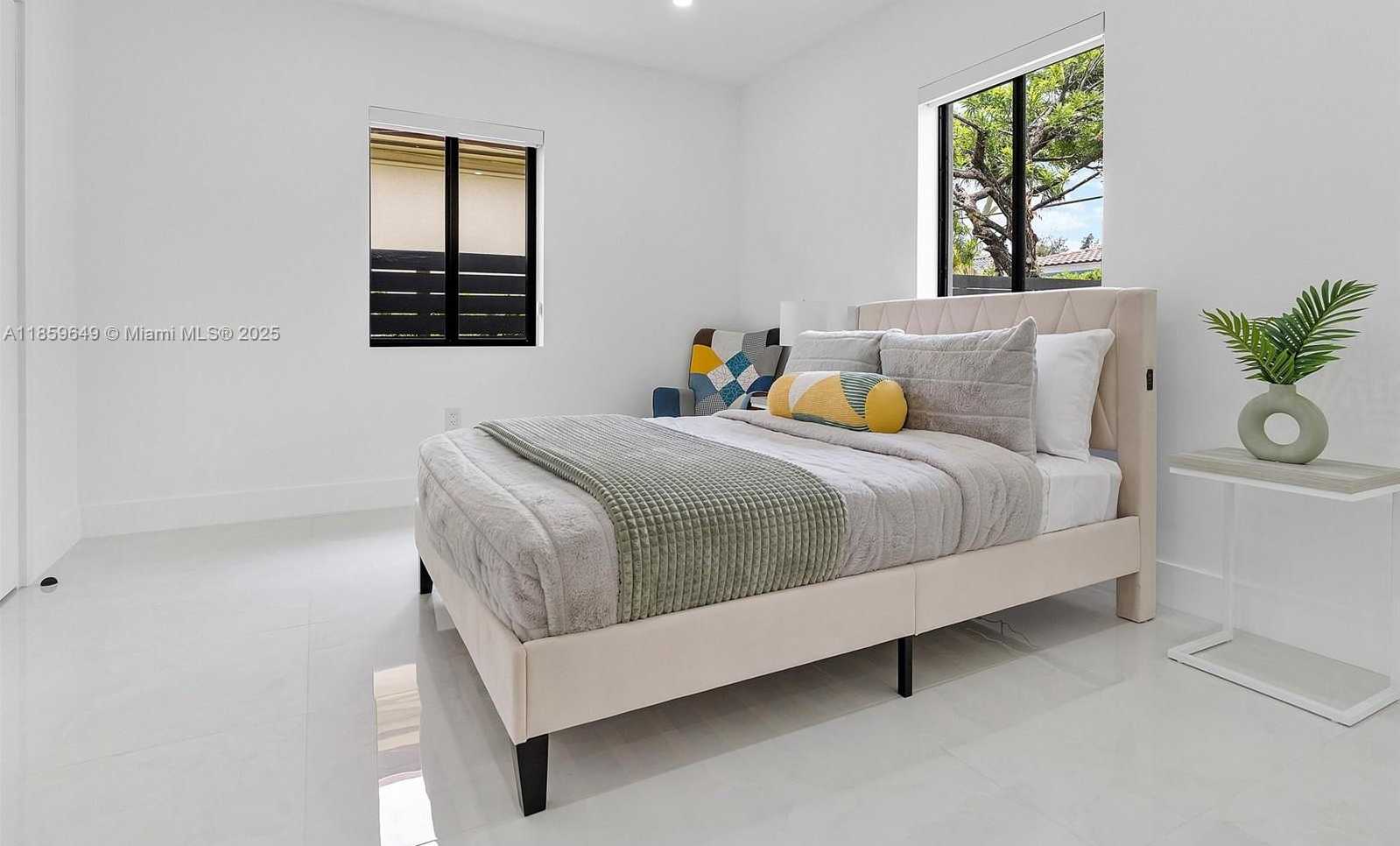 Small Image of 420 NORTH SHORE DR, Miami Beach Number 55