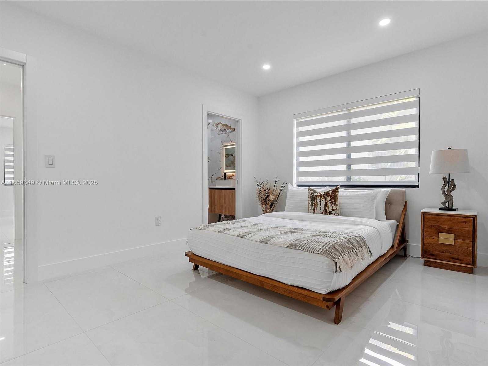 Small Image of 420 NORTH SHORE DR, Miami Beach Number 60