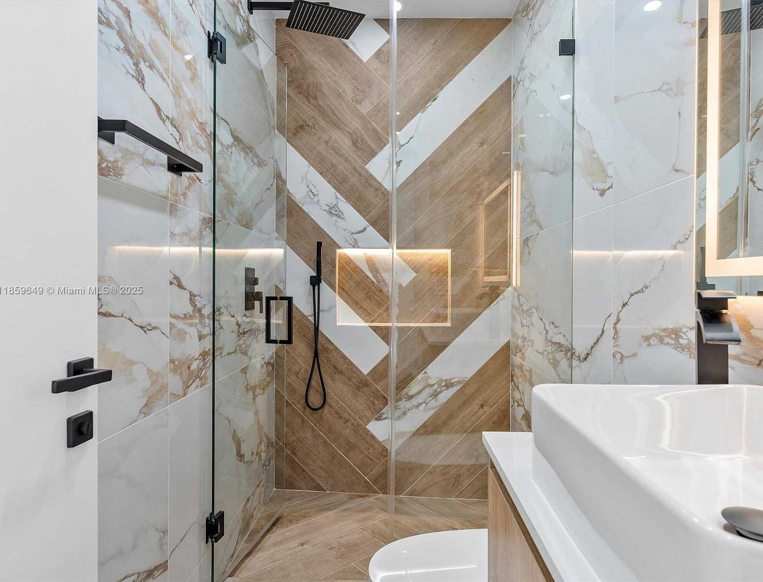 Small Image of 420 NORTH SHORE DR, Miami Beach Number 63