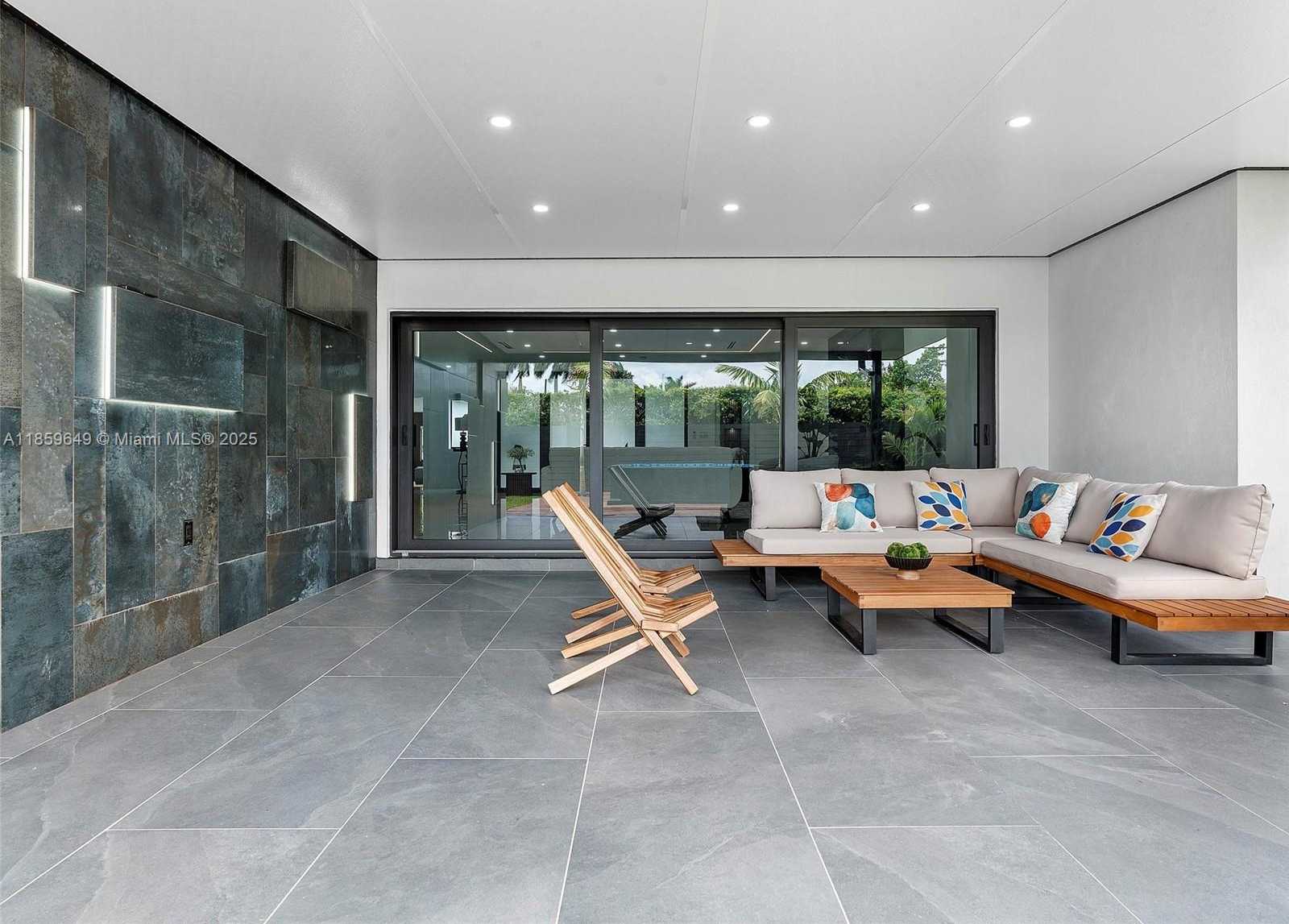 Small Image of 420 NORTH SHORE DR, Miami Beach Number 65