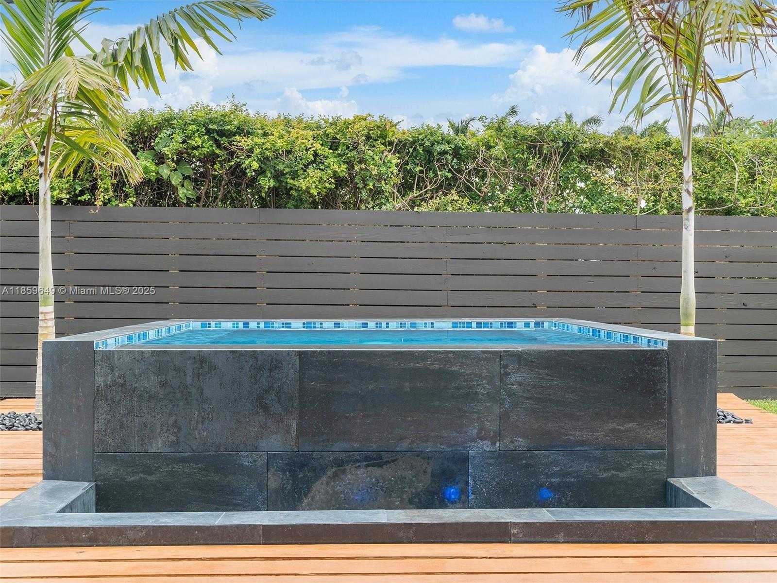 Small Image of 420 NORTH SHORE DR, Miami Beach Number 68