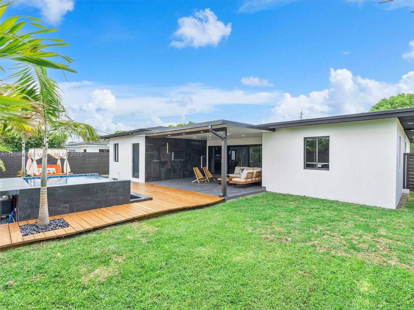 Small Image of 420 NORTH SHORE DR, Miami Beach Number 70