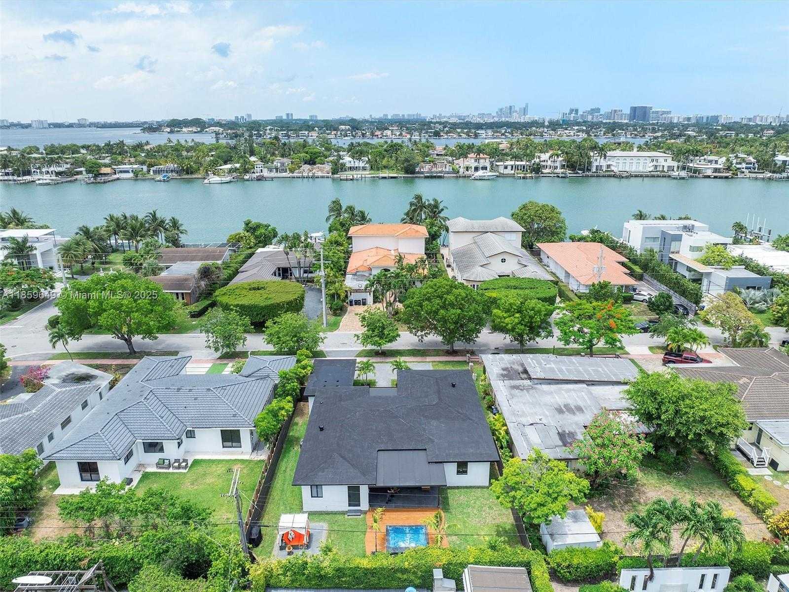 Small Image of 420 NORTH SHORE DR, Miami Beach Number 73