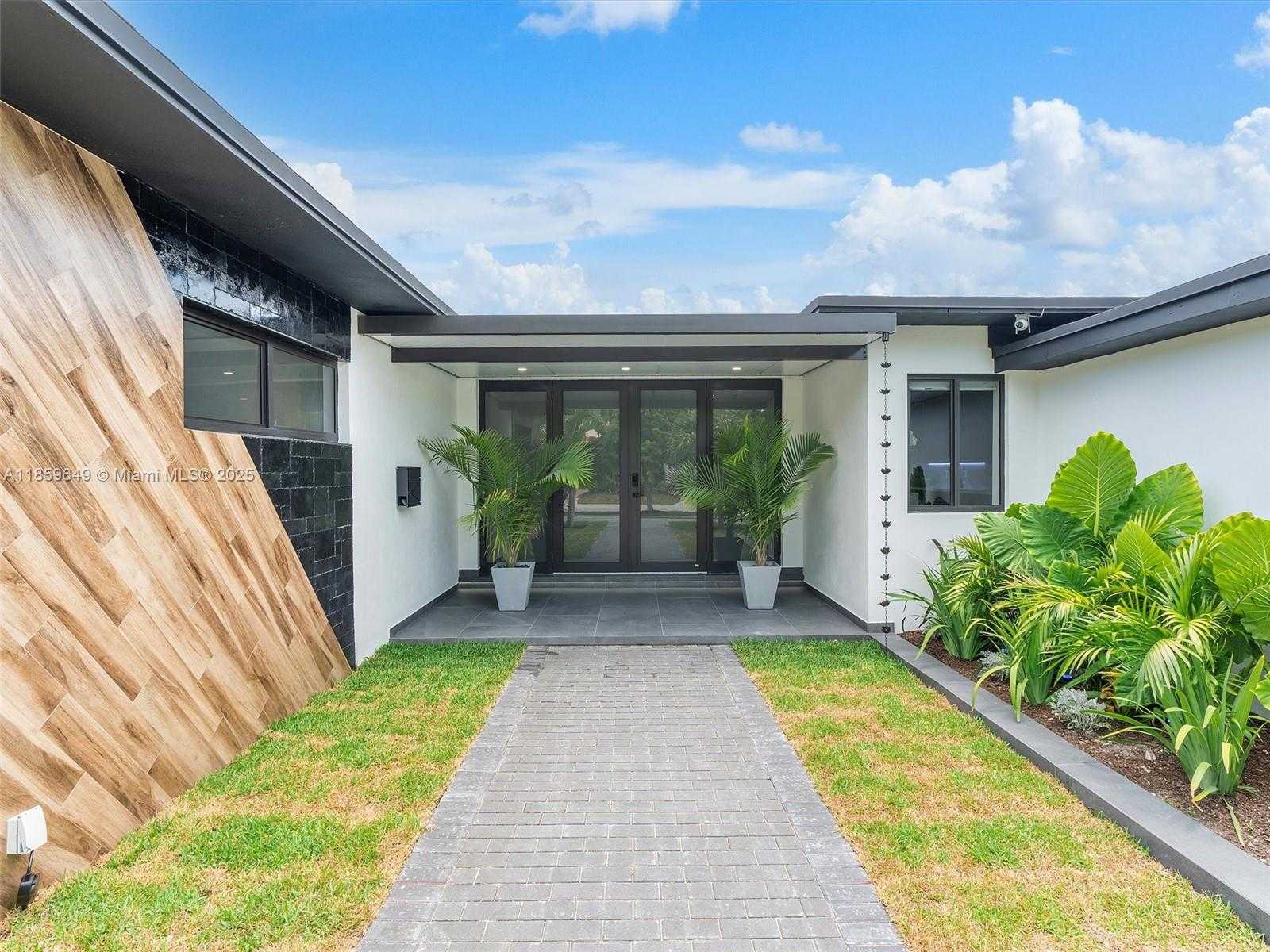 Small Image of 420 NORTH SHORE DR, Miami Beach Number 8