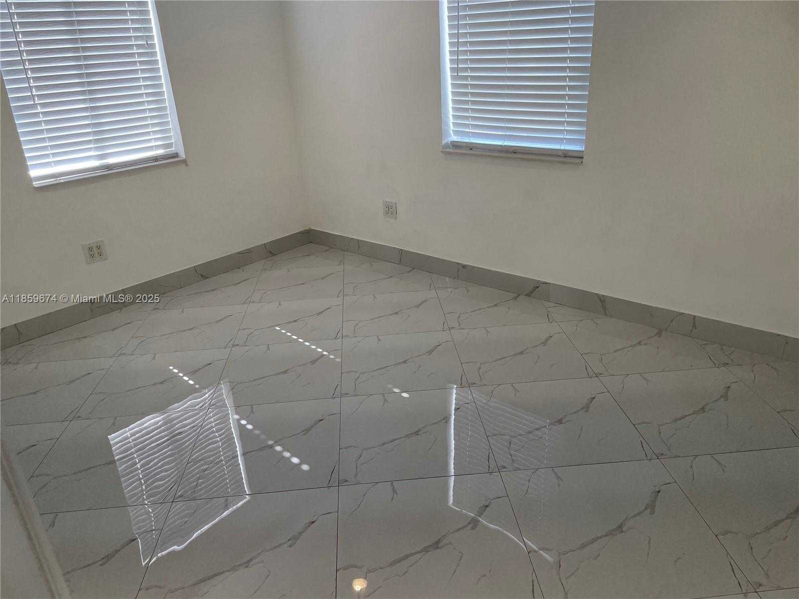 Small Image of 638 SOUTH WEST 10TH ST, Hallandale Beach Number 14