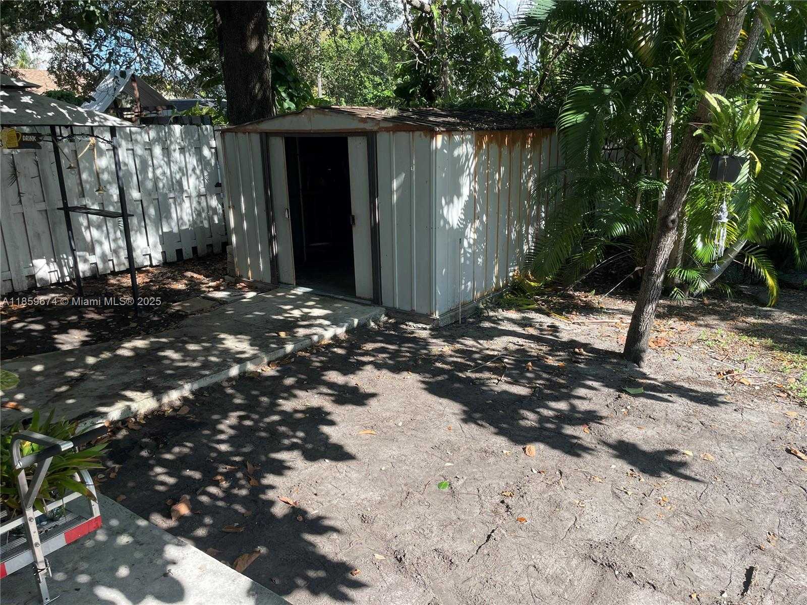 Small Image of 638 SOUTH WEST 10TH ST, Hallandale Beach Number 18