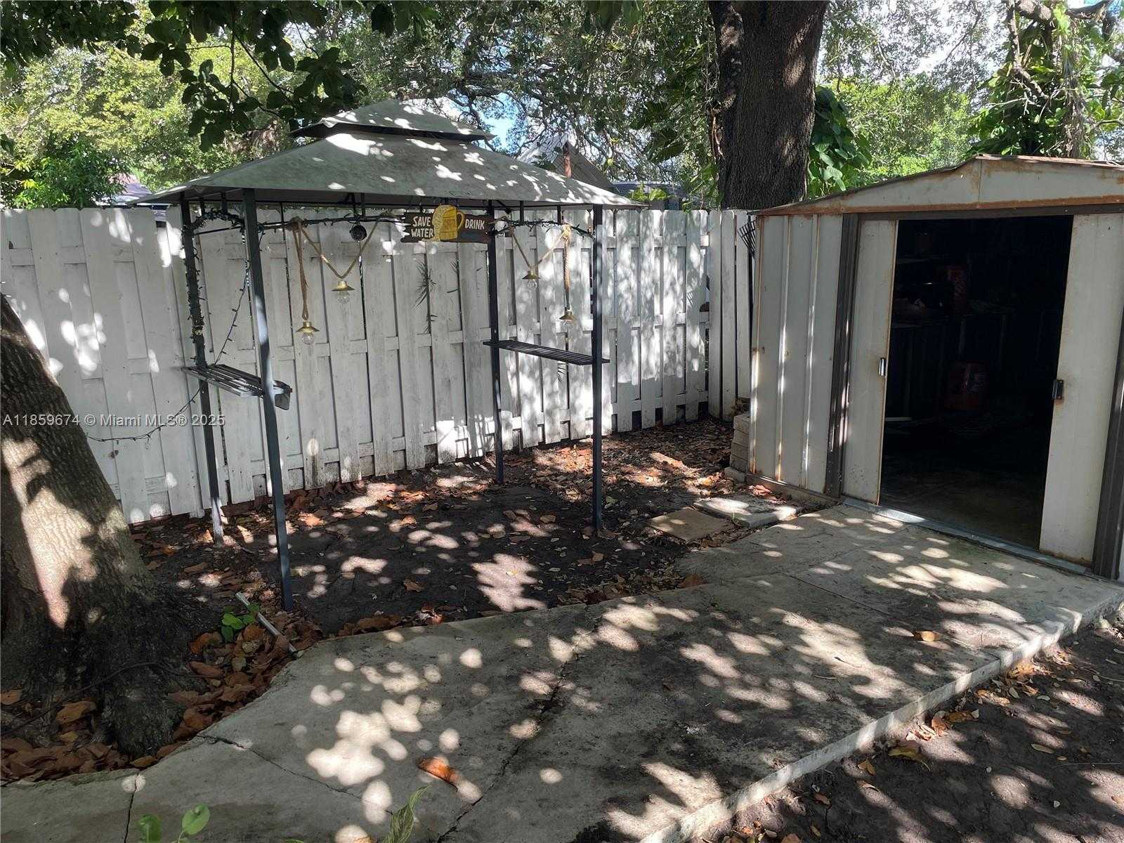 Small Image of 638 SOUTH WEST 10TH ST, Hallandale Beach Number 19