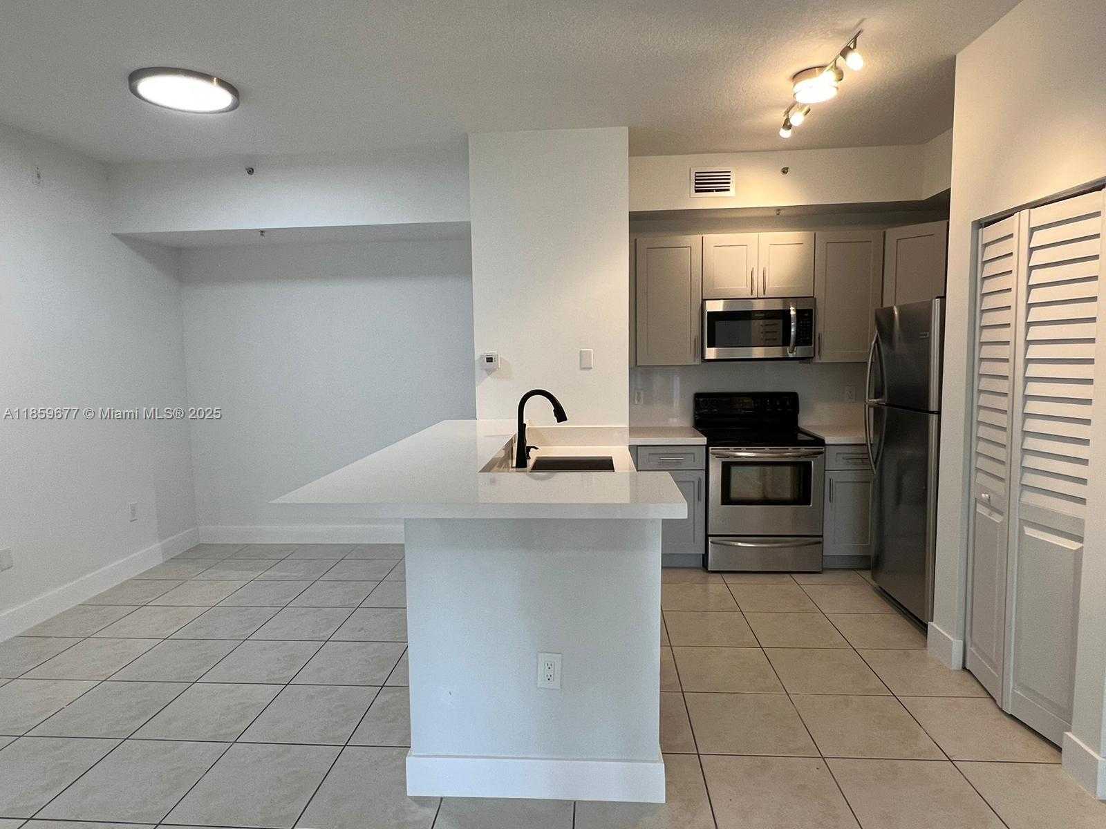 Small Image of 7220 NORTH WEST 114TH AVE #204, Doral Number 5
