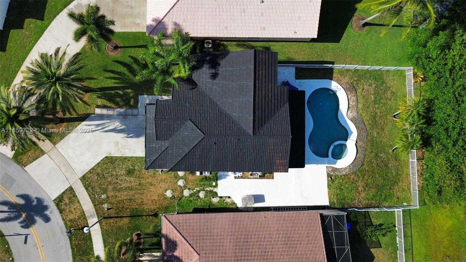Small Image of 1211 SOUTH WEST 178TH WAY #1211, Pembroke Pines Number 21