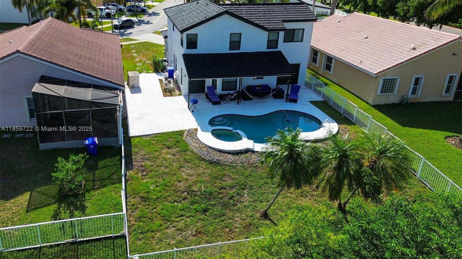 Small Image of 1211 SOUTH WEST 178TH WAY #1211, Pembroke Pines Number 23