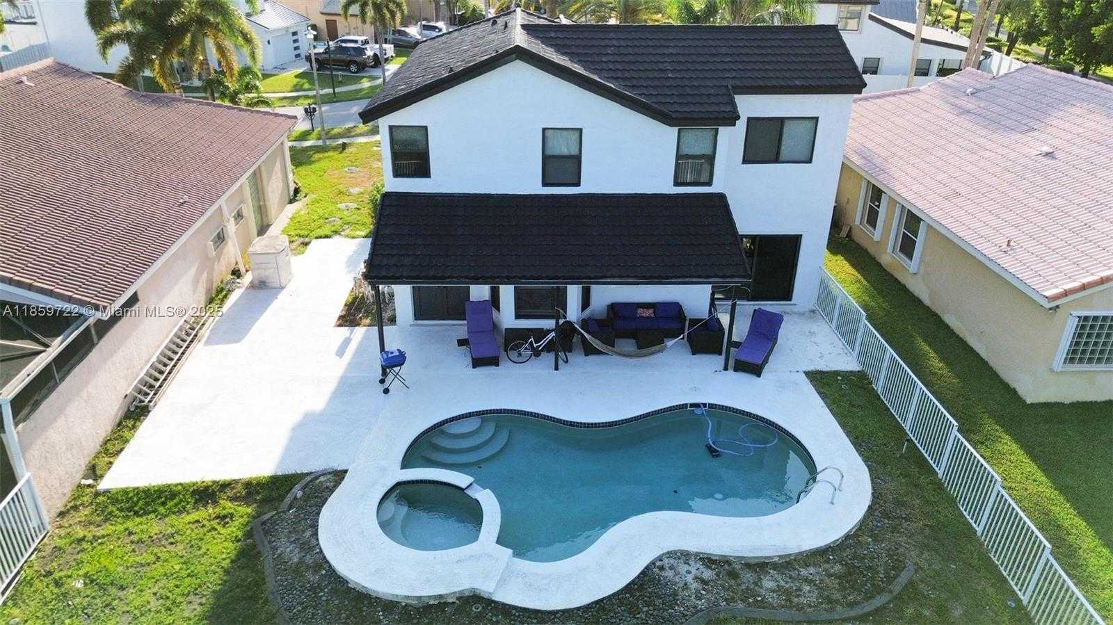 Small Image of 1211 SOUTH WEST 178TH WAY #1211, Pembroke Pines Number 24