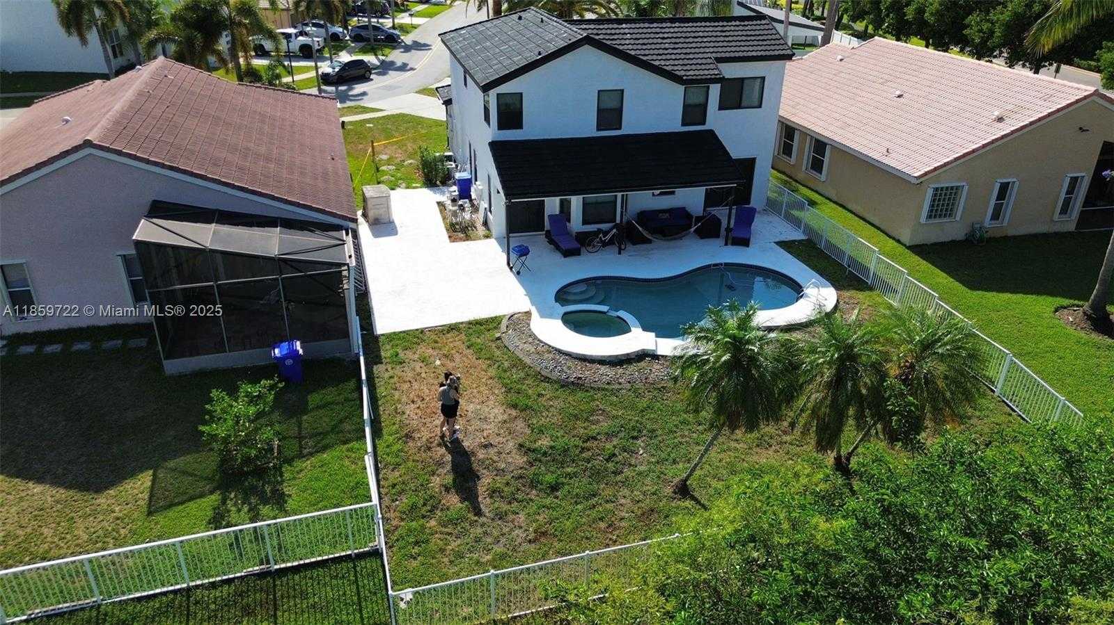 Small Image of 1211 SOUTH WEST 178TH WAY #1211, Pembroke Pines Number 25