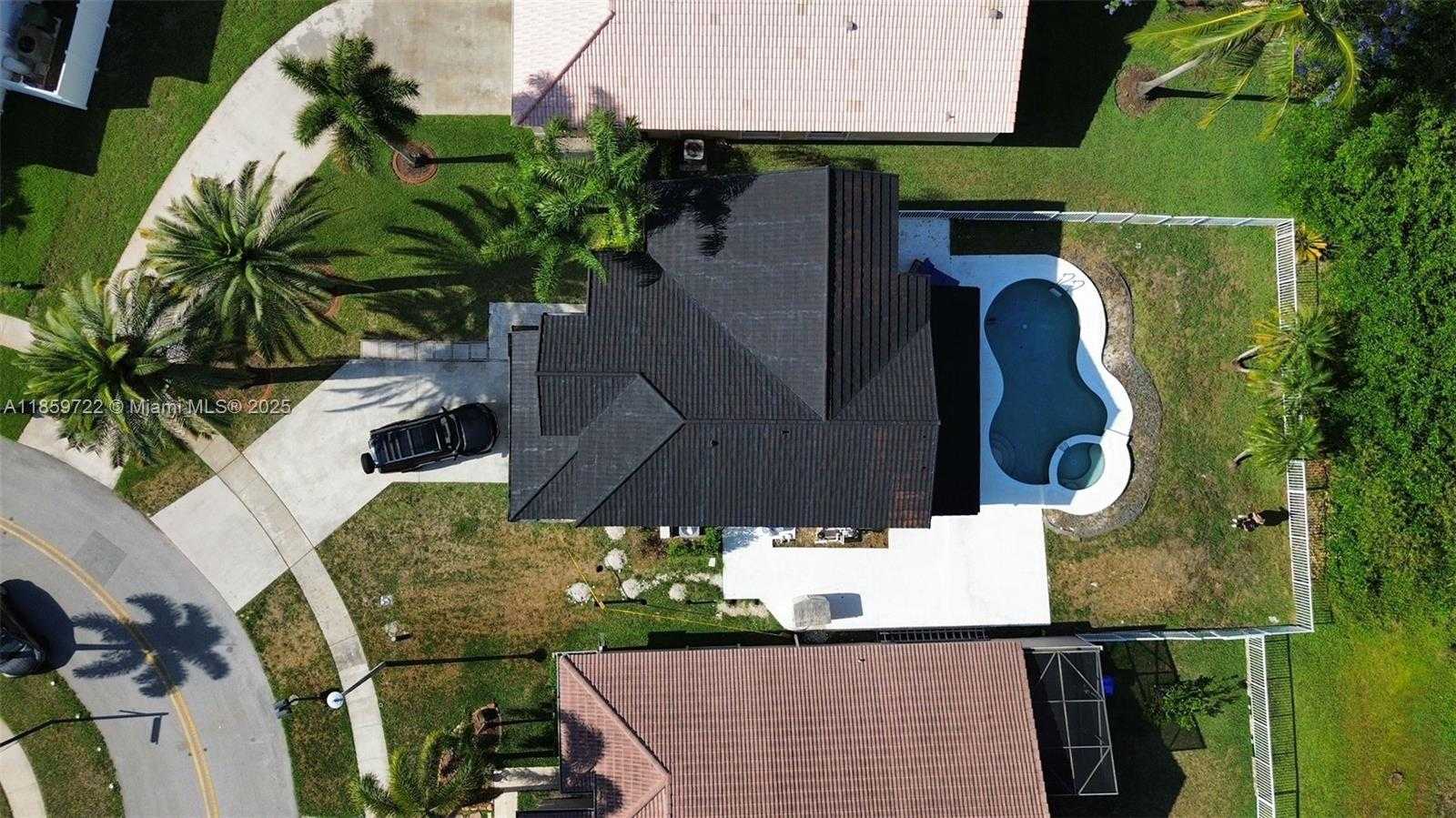 Small Image of 1211 SOUTH WEST 178TH WAY #1211, Pembroke Pines Number 27