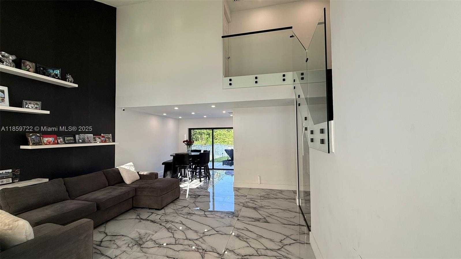 Small Image of 1211 SOUTH WEST 178TH WAY #1211, Pembroke Pines Number 5