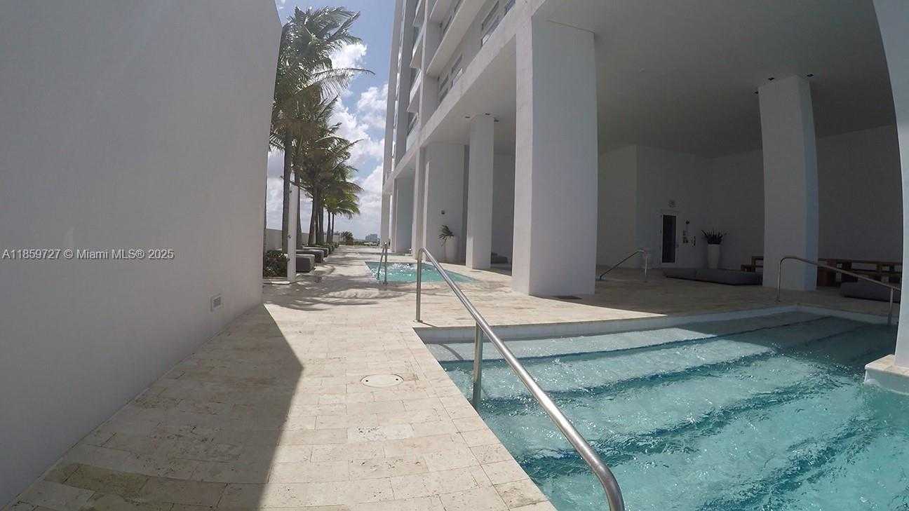 Small Image of 1040 BISCAYNE BLVD #1108, Miami Number 13