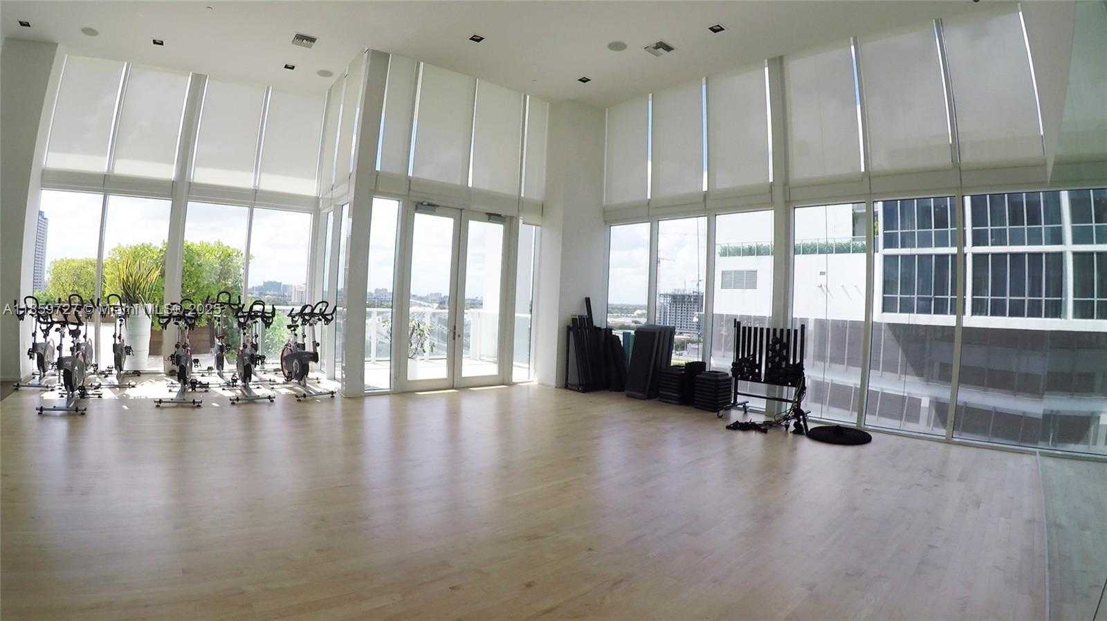 Small Image of 1040 BISCAYNE BLVD #1108, Miami Number 27