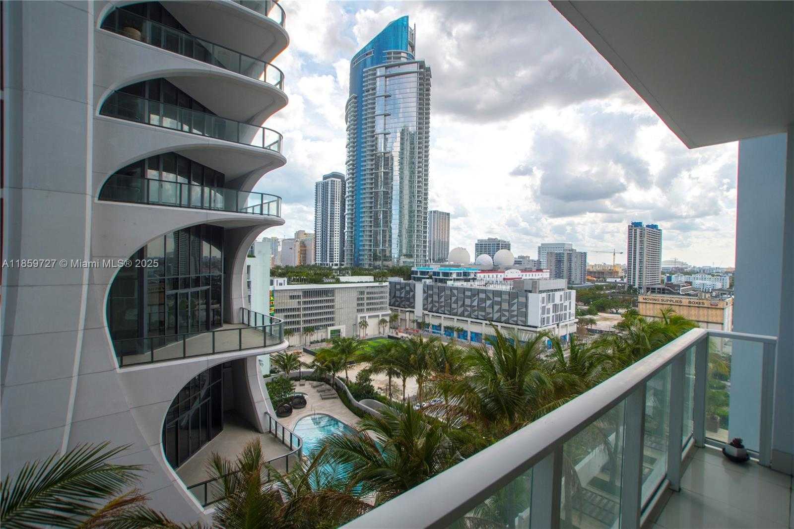 Small Image of 1040 BISCAYNE BLVD #1108, Miami Number 9