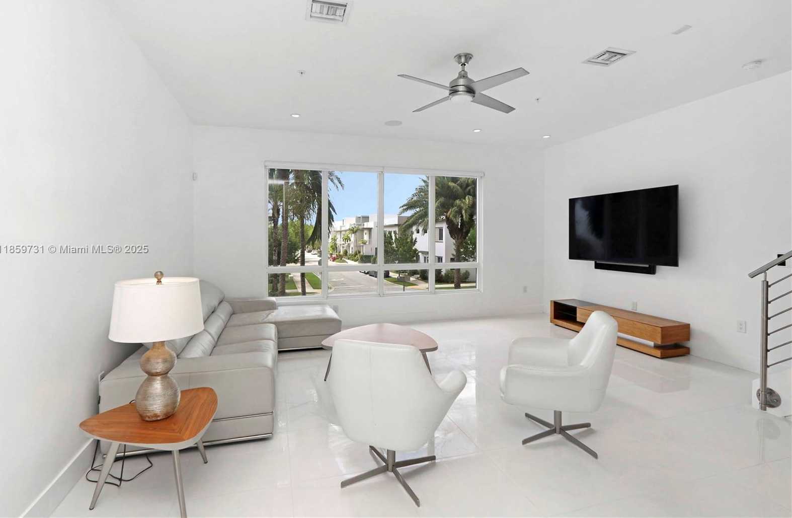 Small Image of 10541 NORTH WEST 66TH ST #10541, Doral Number 12