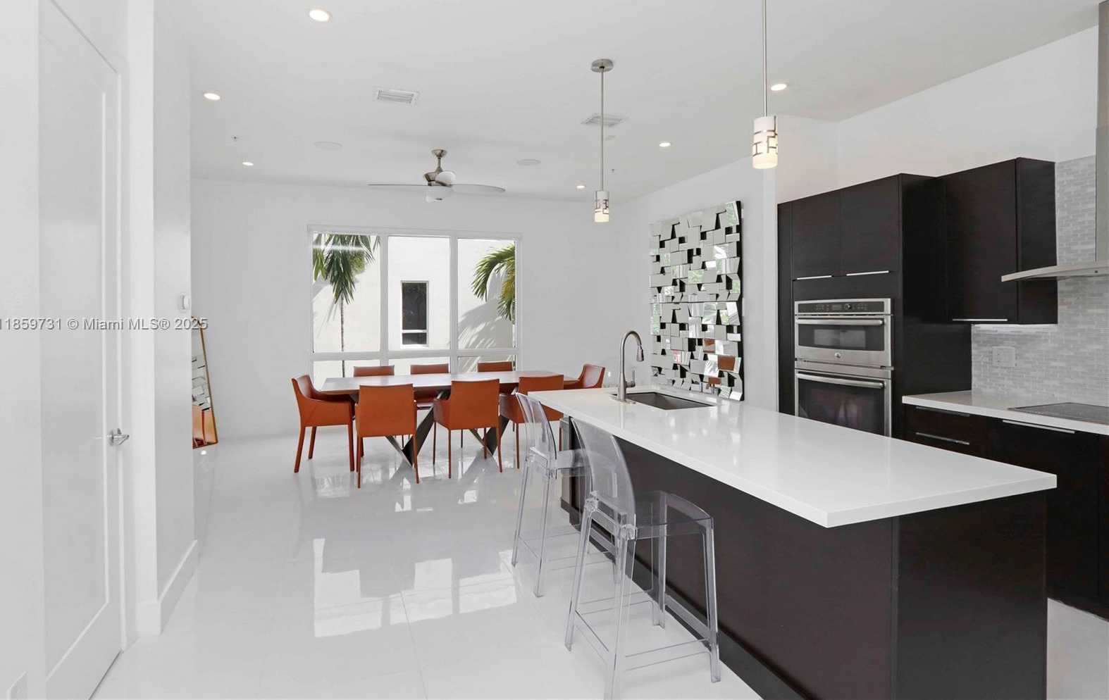 Small Image of 10541 NORTH WEST 66TH ST #10541, Doral Number 14