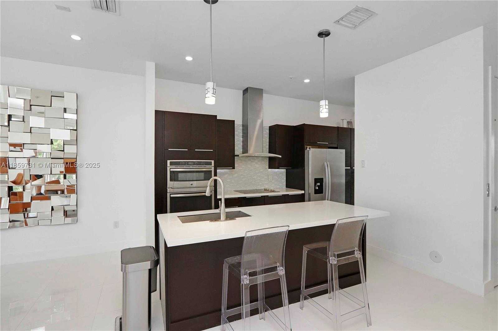 Small Image of 10541 NORTH WEST 66TH ST #10541, Doral Number 18