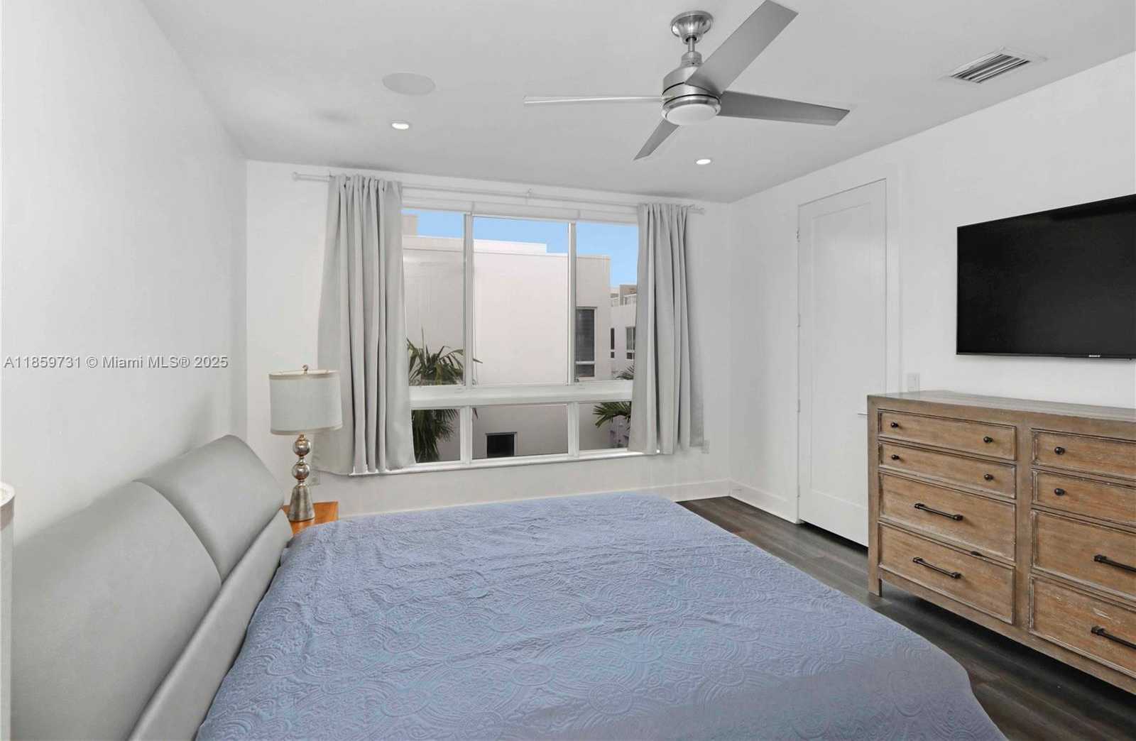 Small Image of 10541 NORTH WEST 66TH ST #10541, Doral Number 21