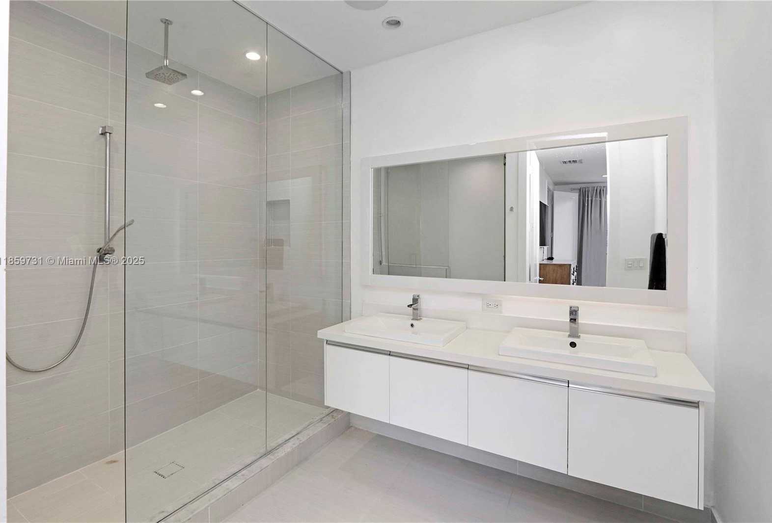 Small Image of 10541 NORTH WEST 66TH ST #10541, Doral Number 23