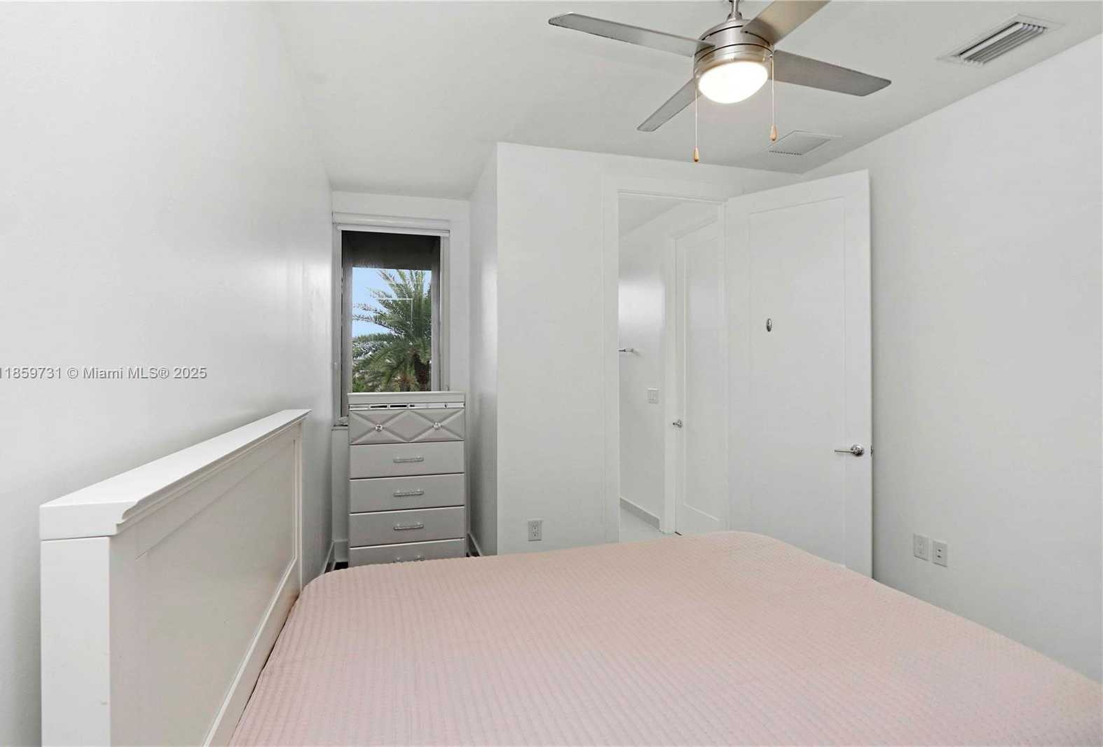 Small Image of 10541 NORTH WEST 66TH ST #10541, Doral Number 26