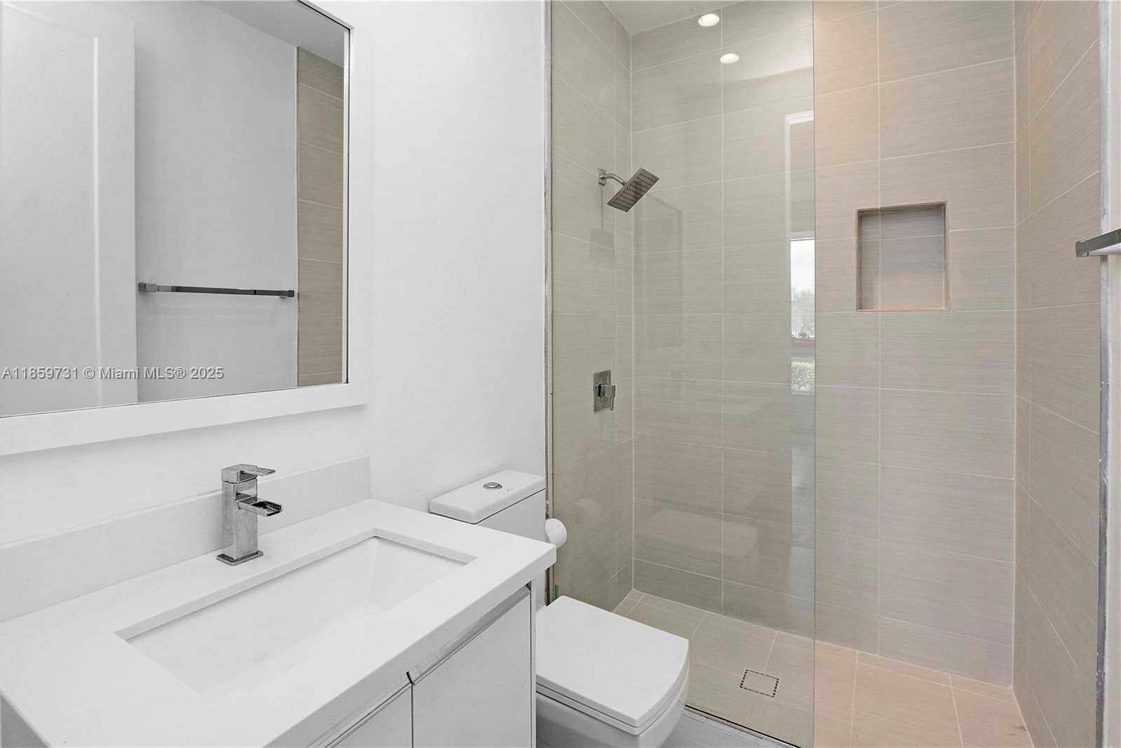 Small Image of 10541 NORTH WEST 66TH ST #10541, Doral Number 29