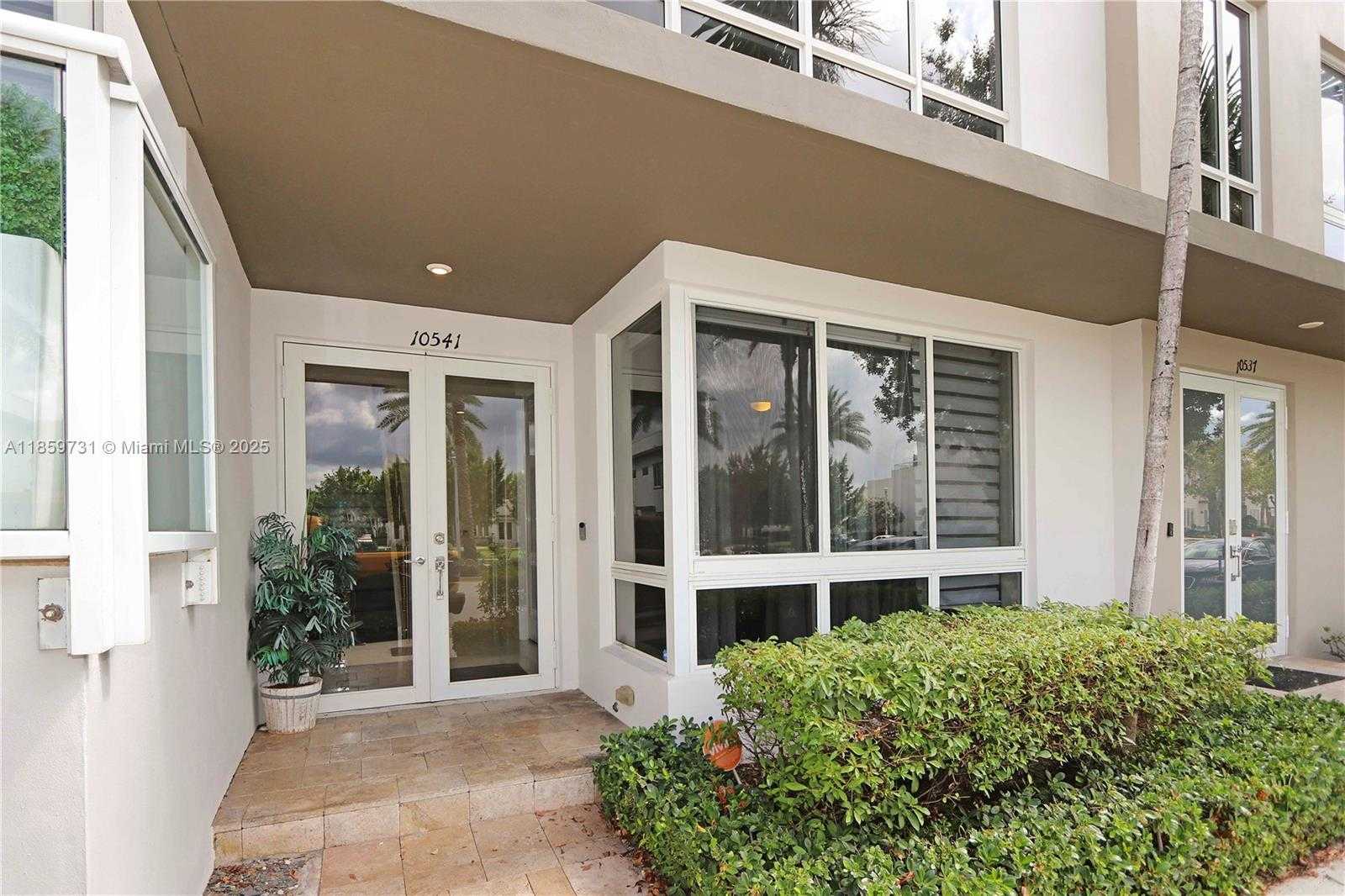 Small Image of 10541 NORTH WEST 66TH ST #10541, Doral Number 3