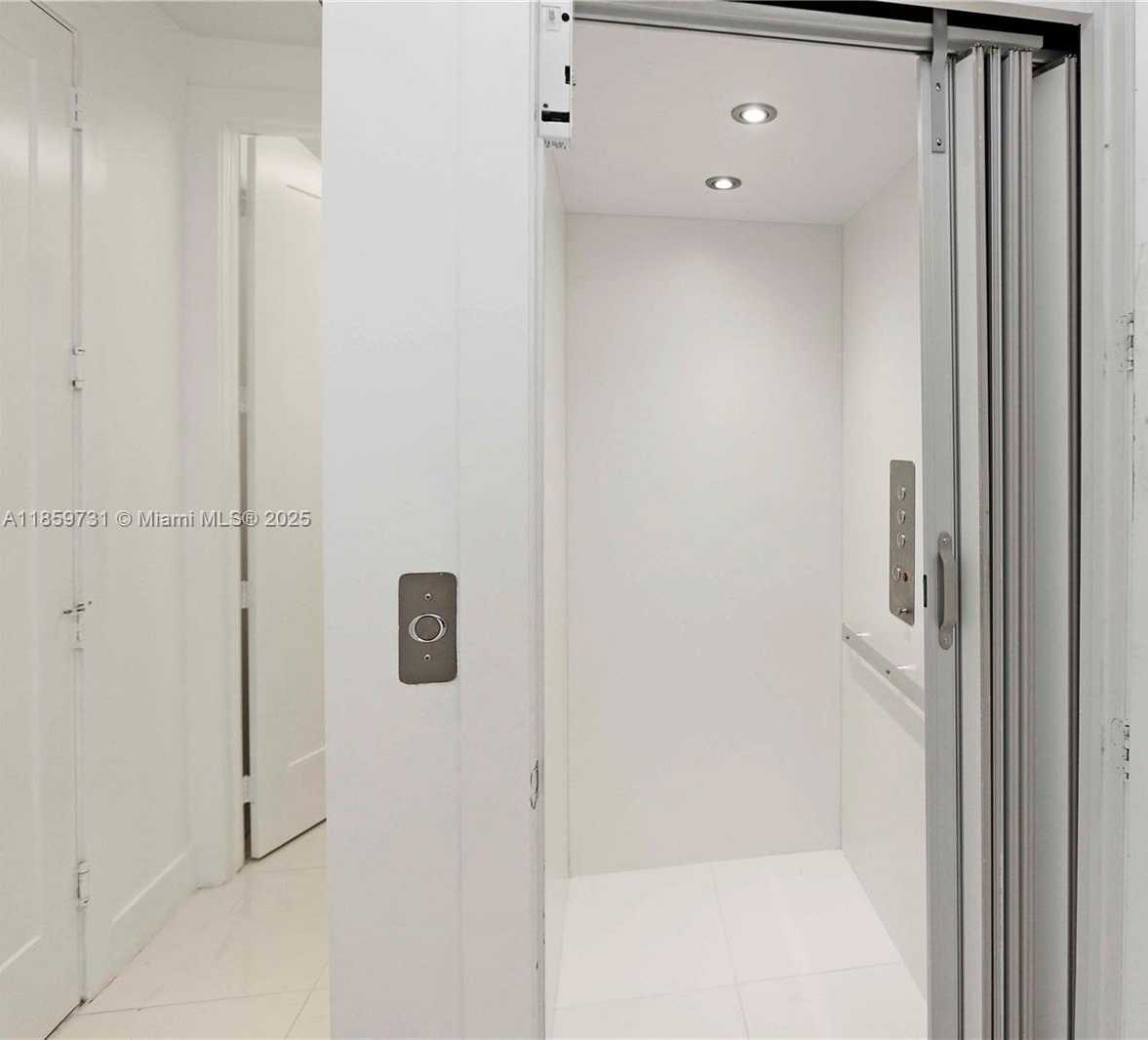 Small Image of 10541 NORTH WEST 66TH ST #10541, Doral Number 9