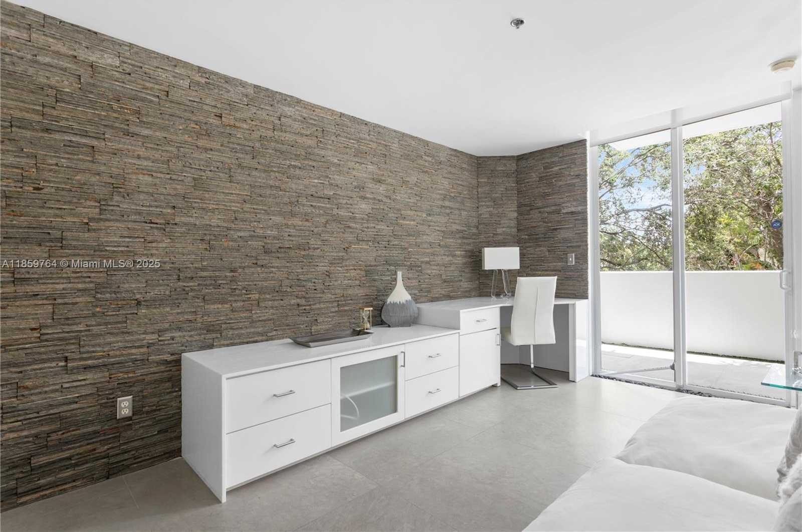Small Image of 1428 WEST AVE #203, Miami Beach Number 12