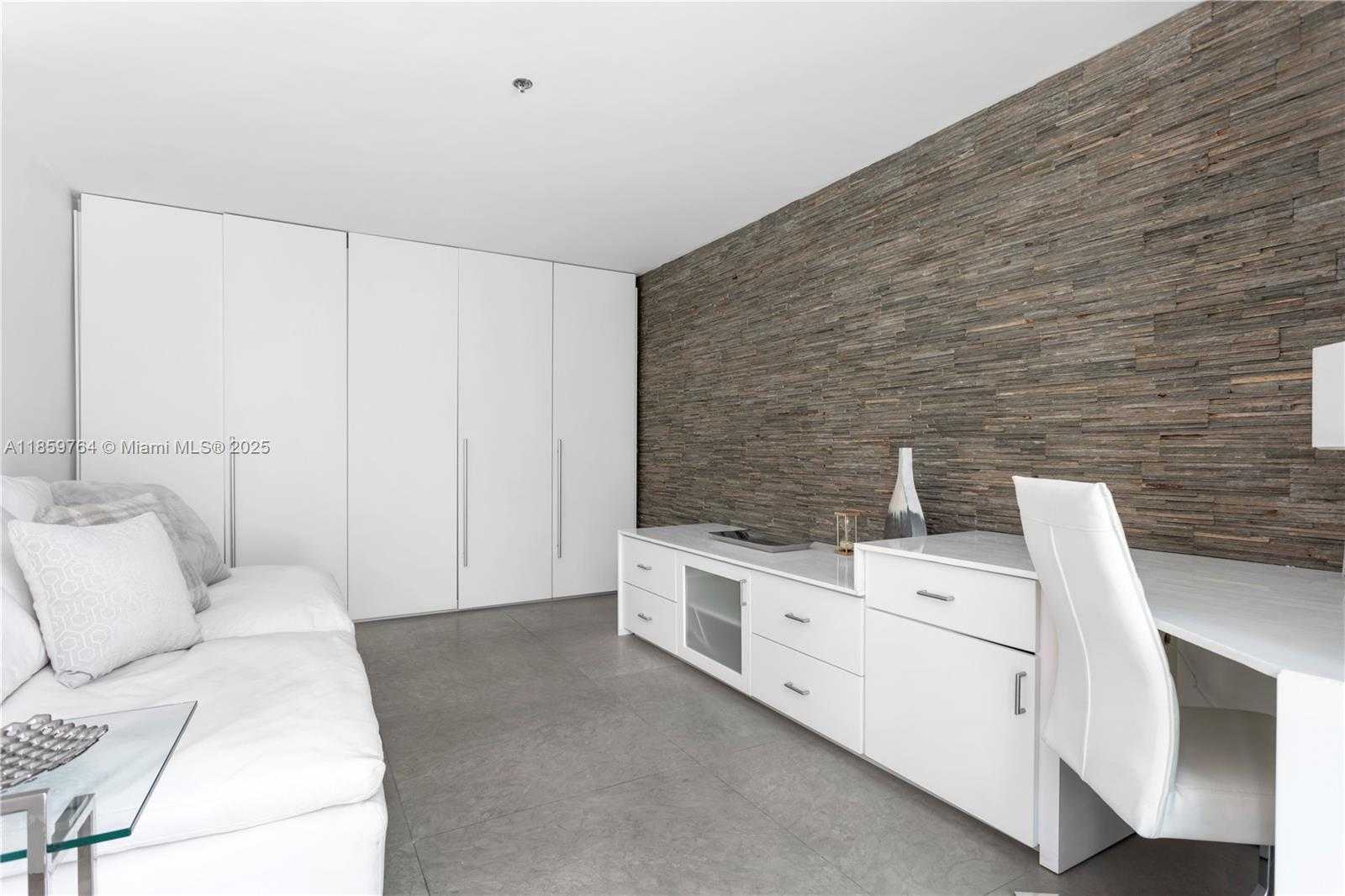 Small Image of 1428 WEST AVE #203, Miami Beach Number 13