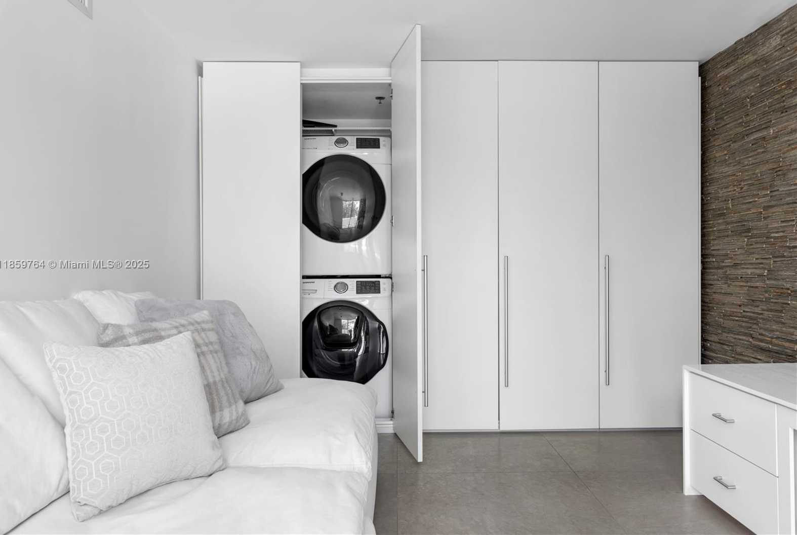 Small Image of 1428 WEST AVE #203, Miami Beach Number 14