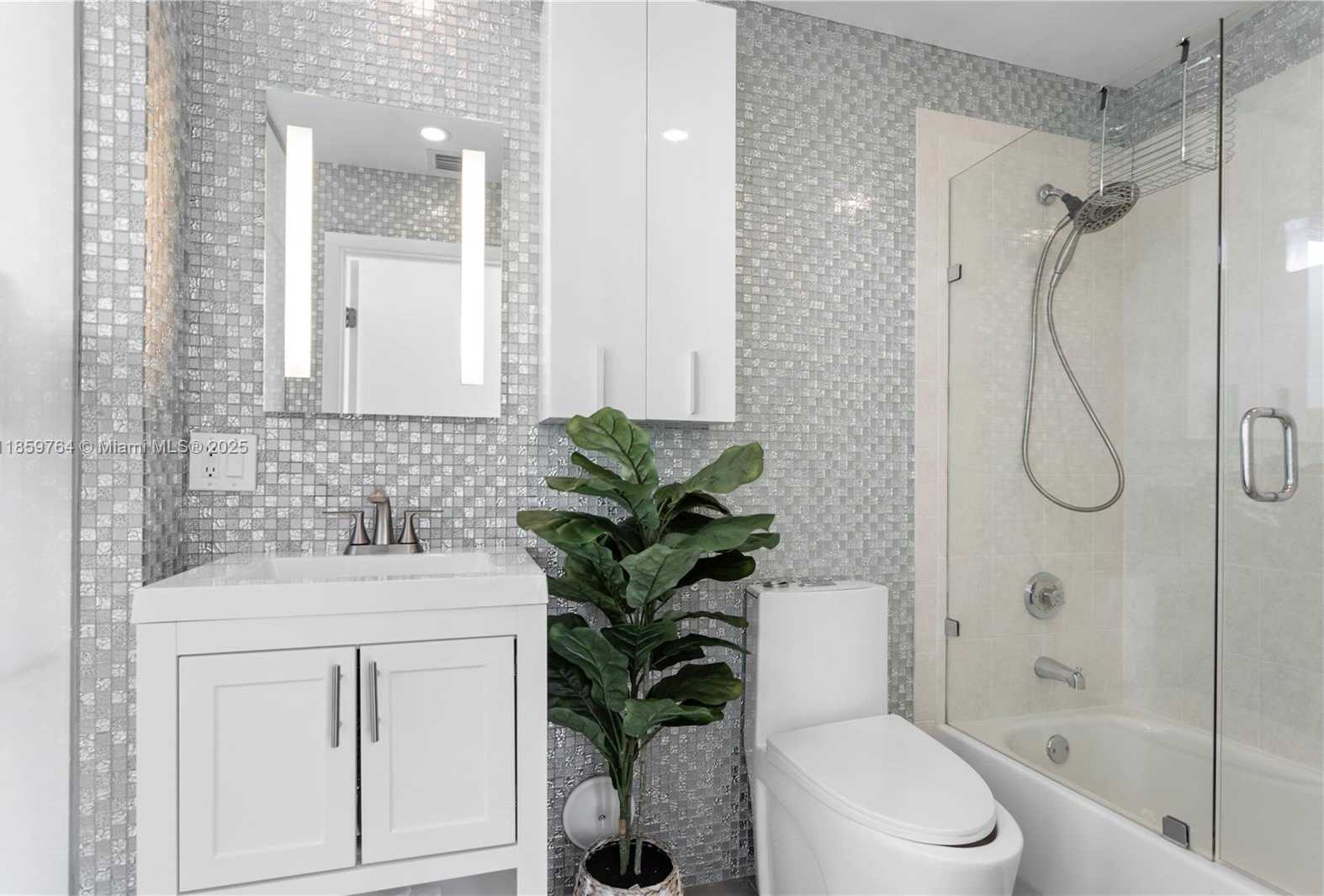 Small Image of 1428 WEST AVE #203, Miami Beach Number 15