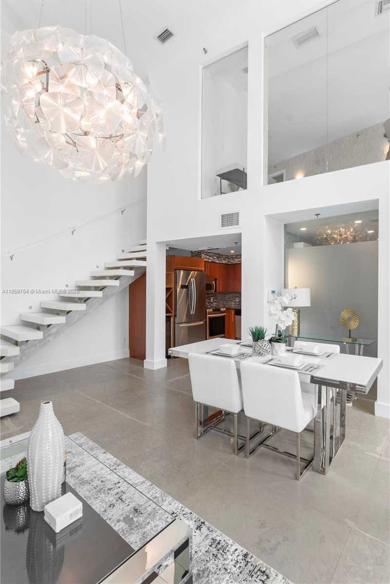 Small Image of 1428 WEST AVE #203, Miami Beach Number 6