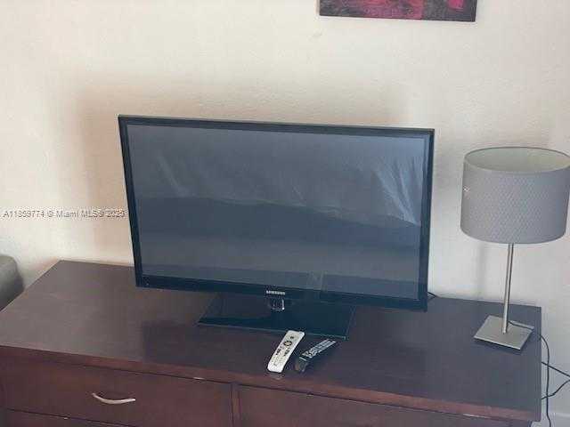 Small Image of 6345 COLLINS AVE #437, Miami Beach Number 12