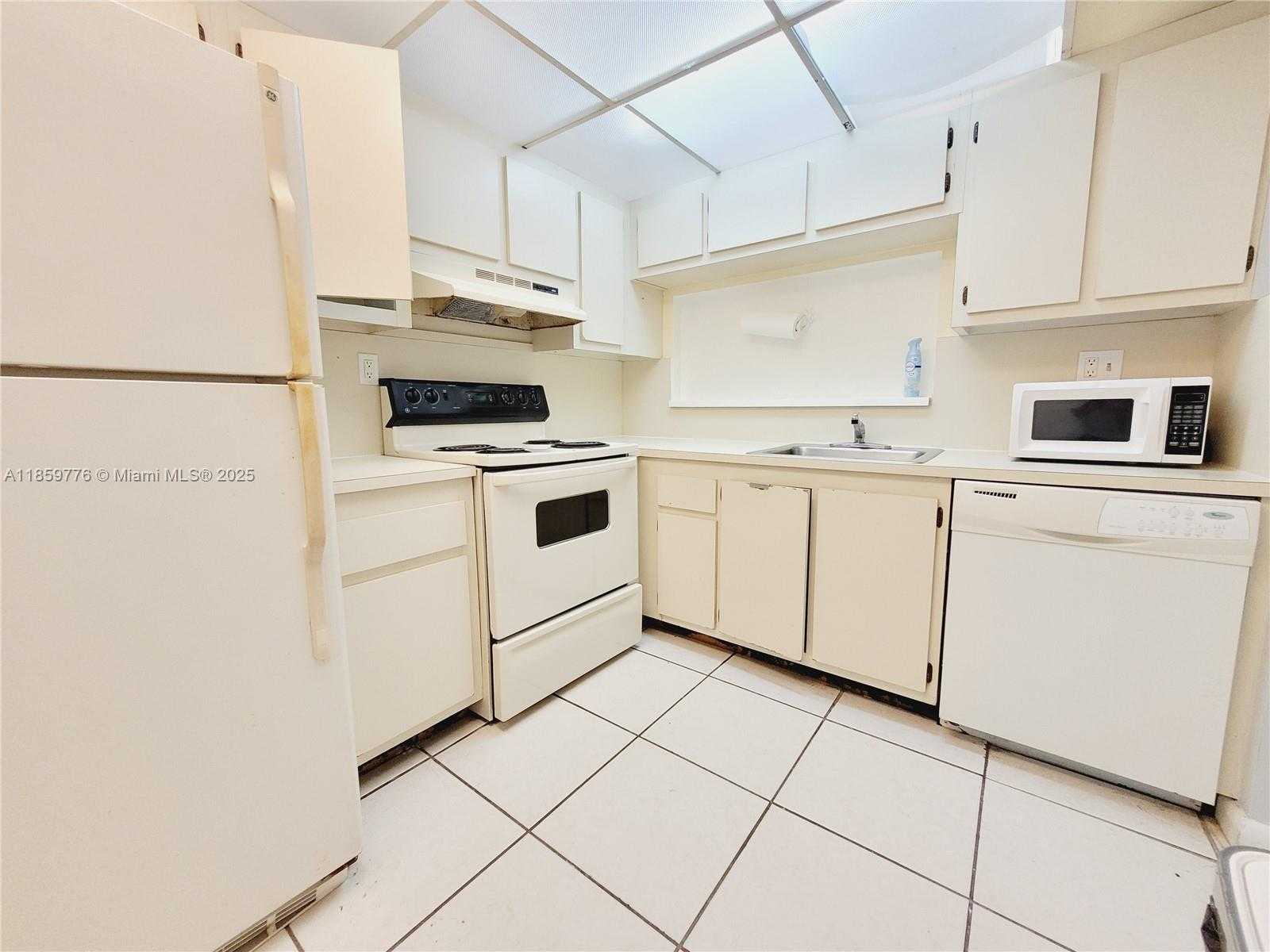 Small Image of 3611 SOUTH WEST 117TH AVE #10-402, Miami Number 8