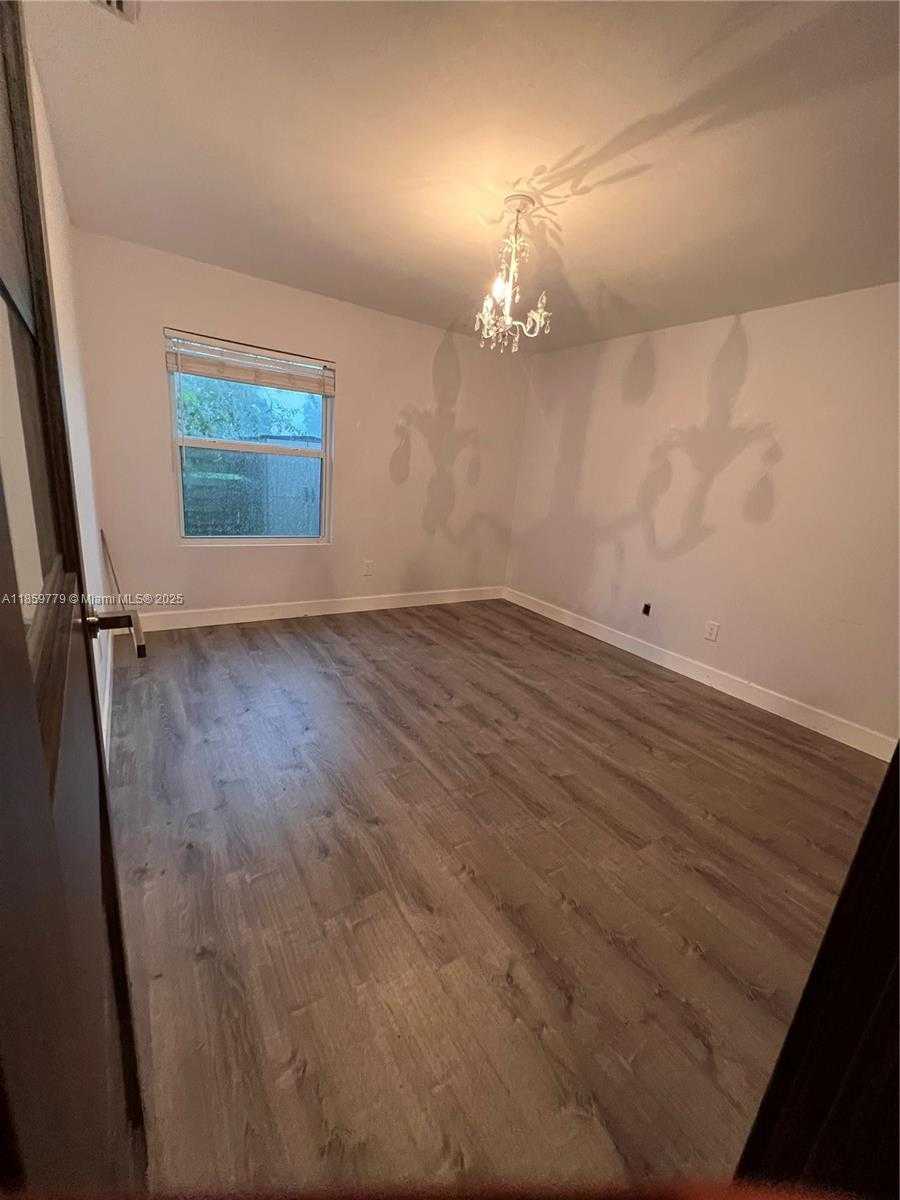 Small Image of 14574 SOUTH WEST 142ND CT CIR S, Miami Number 10