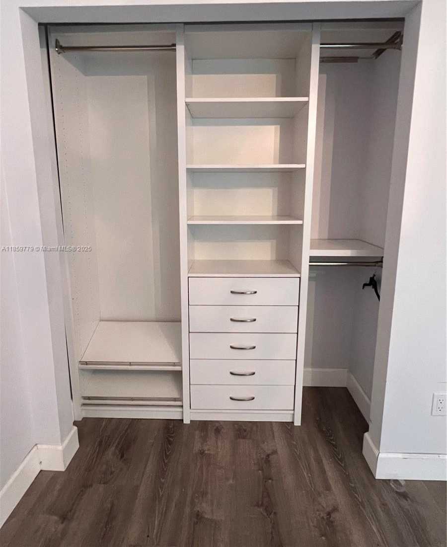 Small Image of 14574 SOUTH WEST 142ND CT CIR S, Miami Number 11