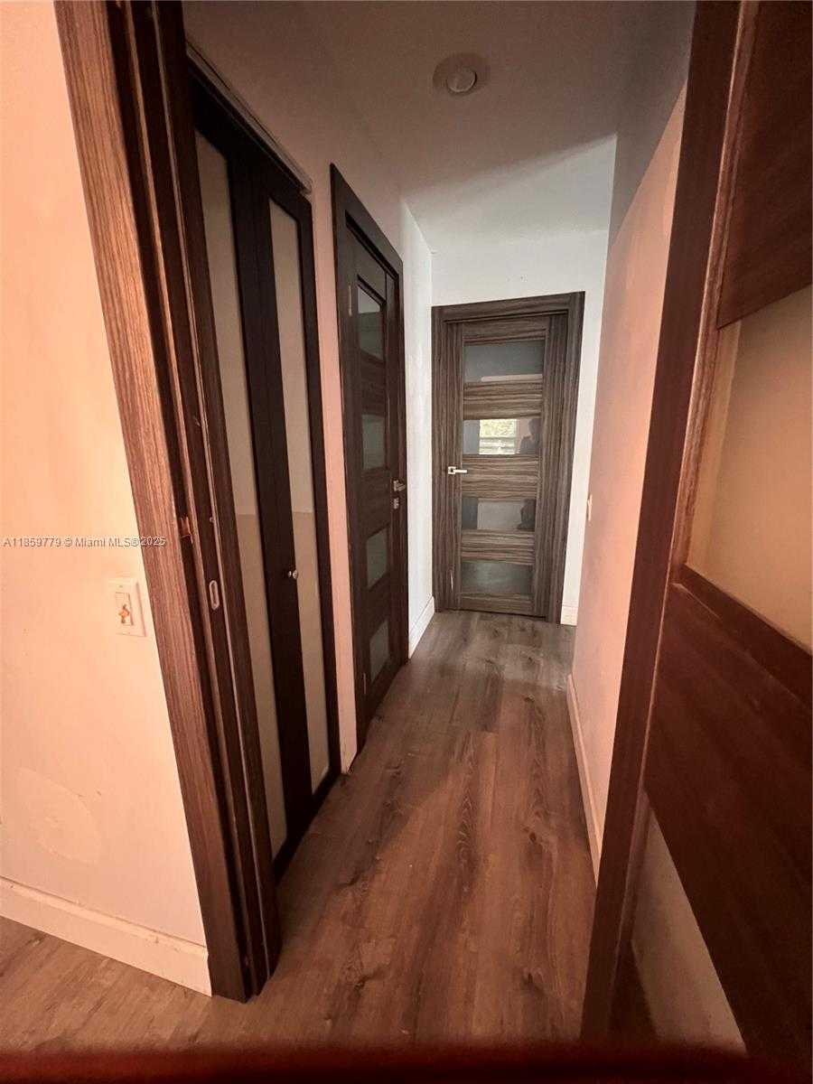 Small Image of 14574 SOUTH WEST 142ND CT CIR S, Miami Number 12