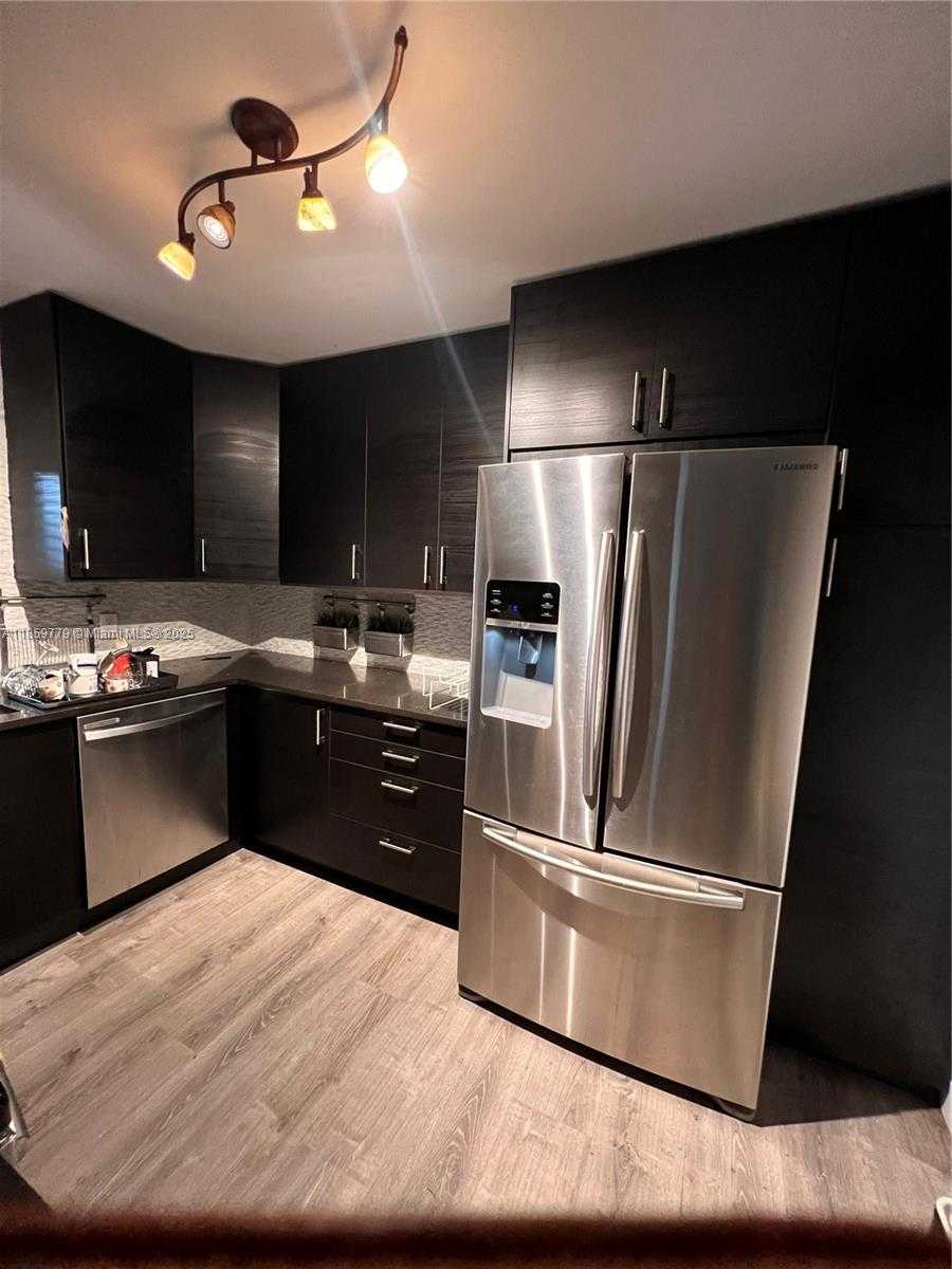 Small Image of 14574 SOUTH WEST 142ND CT CIR S, Miami Number 2