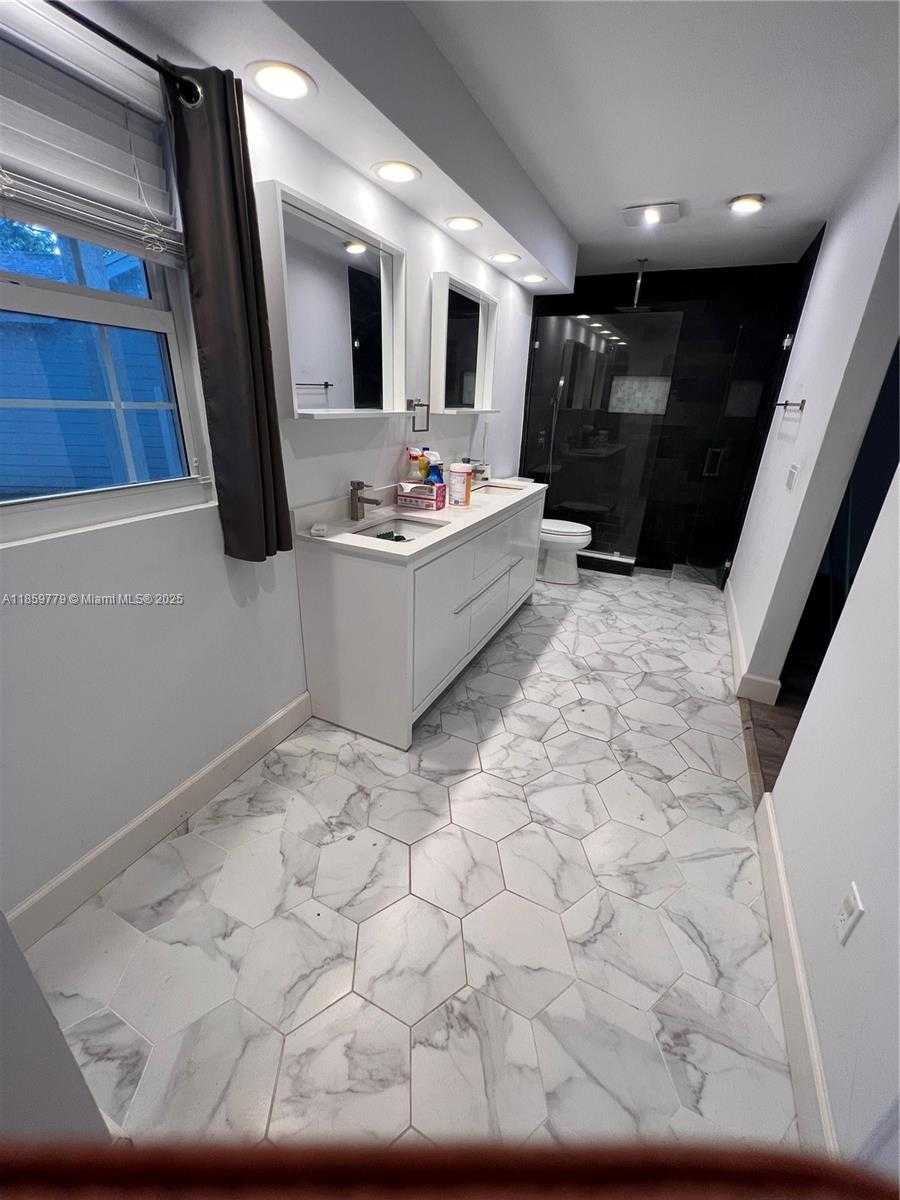 Small Image of 14574 SOUTH WEST 142ND CT CIR S, Miami Number 8