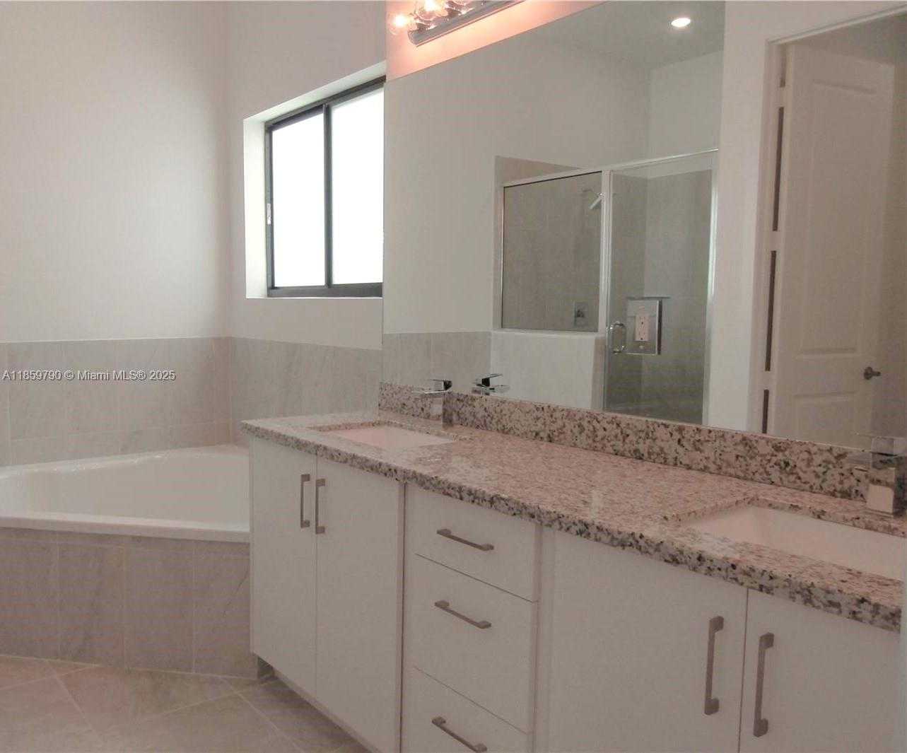 Small Image of 11998 SOUTH WEST 232ND ST #-, Miami Number 10