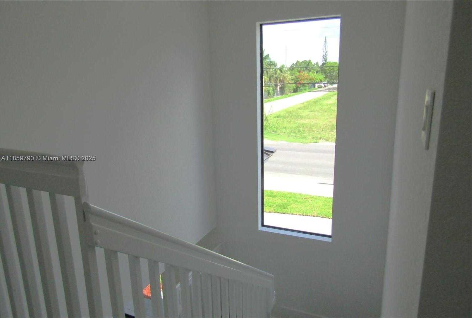 Small Image of 11998 SOUTH WEST 232ND ST #-, Miami Number 16