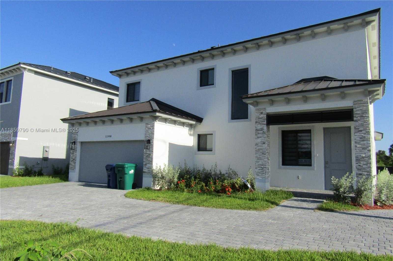 Small Image of 11998 SOUTH WEST 232ND ST #-, Miami Number 24